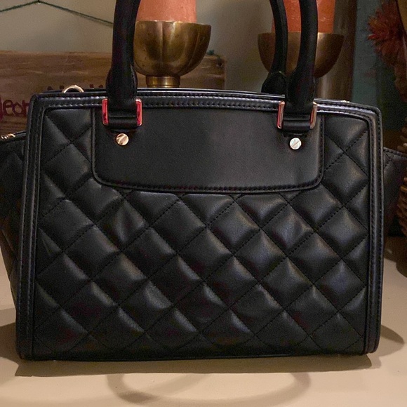 MICHAEL KORS Selma Black Quilted Leather Crossbody Satchel Shoulder Bag - Picture 4 of 16